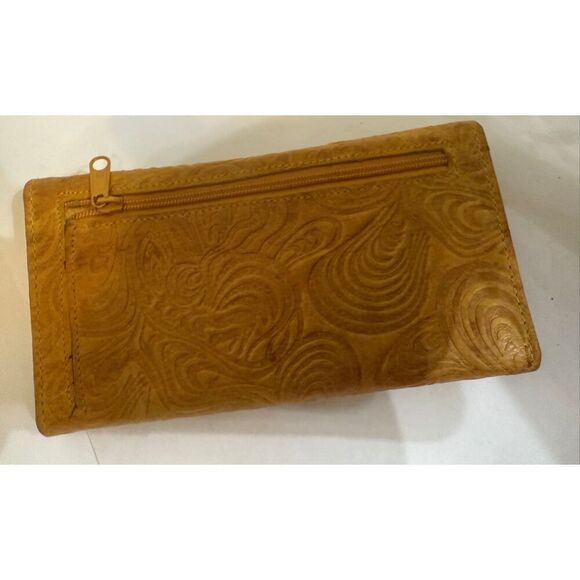 Michael Stevens Women's Tooled Genuine Leather Checkbook Wallet Yellow OS NWOT - Picture 2 of 6